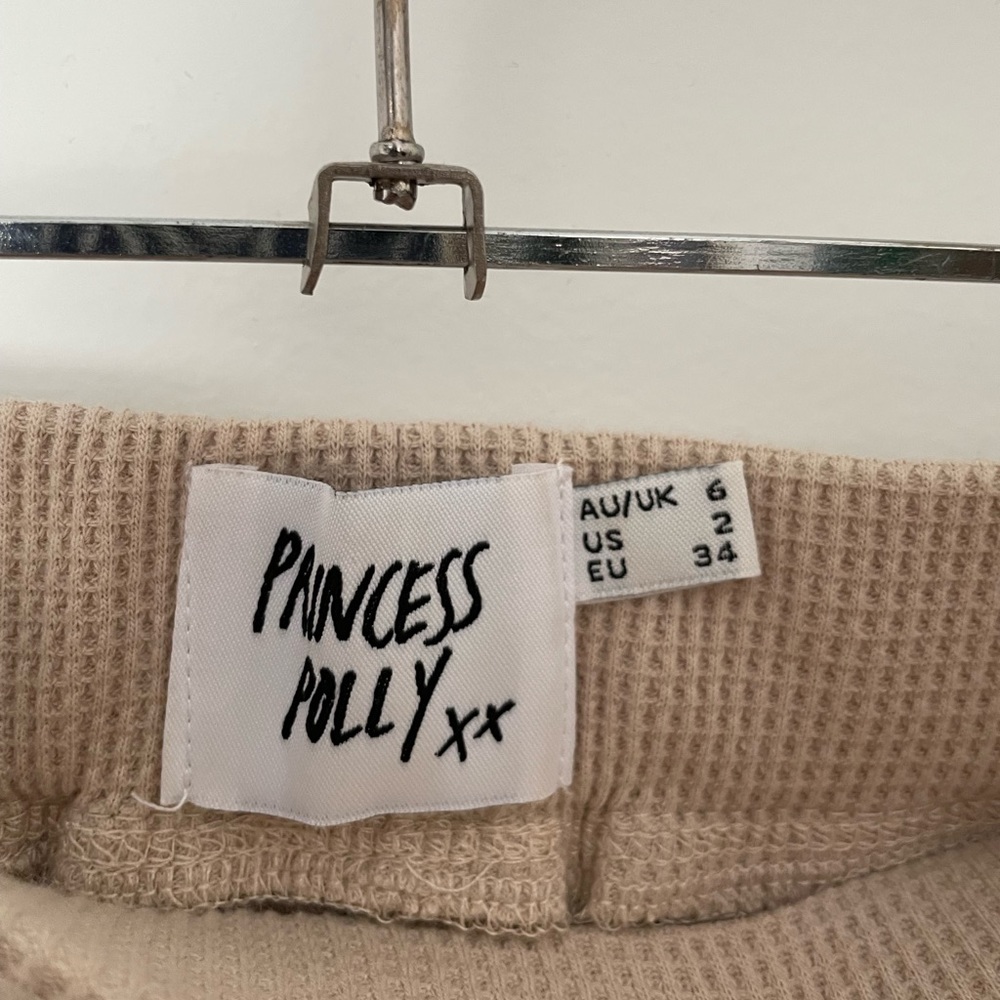 Princess Polly size 6 waffle shorts - Picture 3 of 3